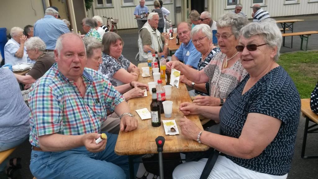 Abschlussgrillen am Dorfgemeinschaftshaus